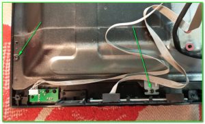 саморезы крепления передней рамки