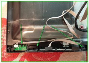 саморезы крепления фотоприемника и клавиатуры